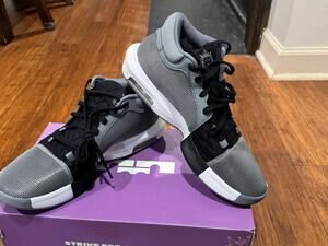 Nike LeBron Witness VIII “Cool Grey/Black” – Men’s Size 12 – New in Box